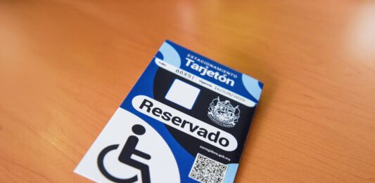 DIF Corregidora ha entregado más de 800 tarjetones de estacionamiento a personas con discapacida