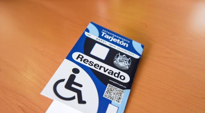 DIF Corregidora ha entregado más de 800 tarjetones de estacionamiento a personas con discapacida