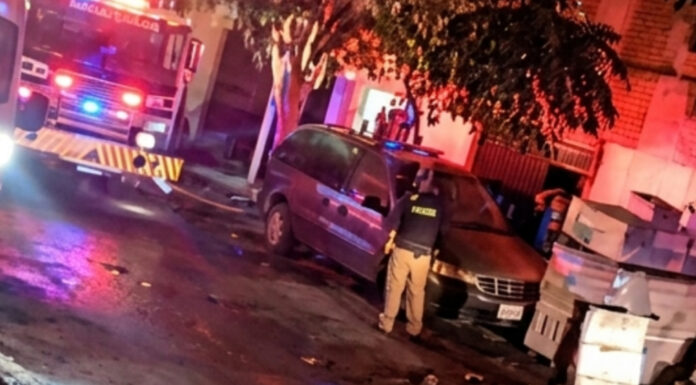 Tragedia en Corregidora: mueren tres jóvenes durante incendio en vivienda; su padre resultó gravemente lesionado al intentar salvarlos