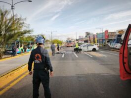Aparatoso choque en Paseo 5 de Febrero deja dos lesionados y provoca cierre vial por varias horas