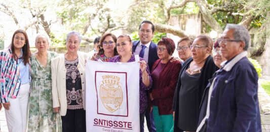 Chepe Guerrero reconoce trayectoria de servidores públicos jubilados