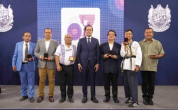 Chepe Guerrero entrega la Presea “Josefa Ortiz de Domínguez” a 13 ciudadanos distinguidos