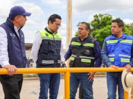 Chepe Guerrero y Eric Gudiño supervisan el funcionamiento del cárcamo de Puerta Real II