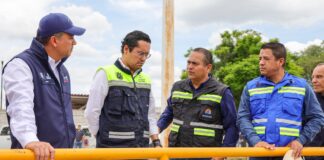 Chepe Guerrero y Eric Gudiño supervisan el funcionamiento del cárcamo de Puerta Real II