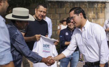 Chepe Guerrero encabeza jornada de limpieza en el fraccionamiento Punta Esmeralda