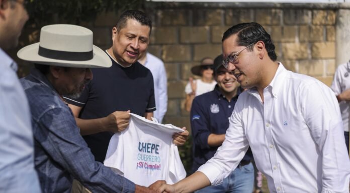 Chepe Guerrero encabeza jornada de limpieza en el fraccionamiento Punta Esmeralda