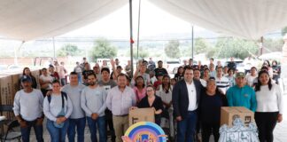 Entrega Gaspar Trueba Moncada Productos para el Hogar del programa “Apoyos que Construyen”