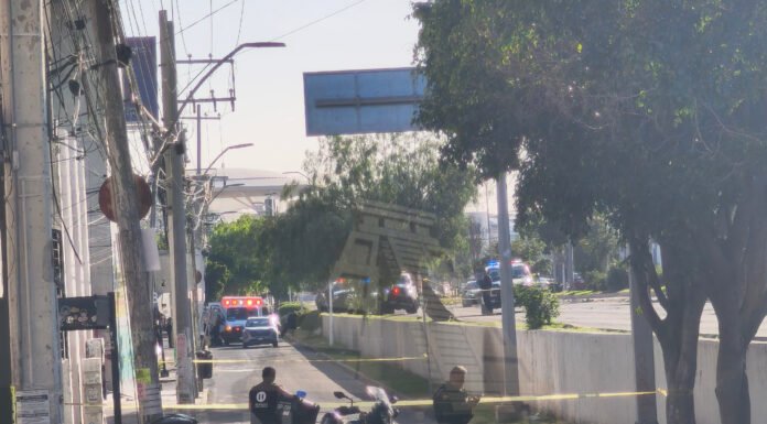 Hombre pierde la vida tras atentar contra sí mismo frente al Auditorio Josefa Ortiz de Domínguez