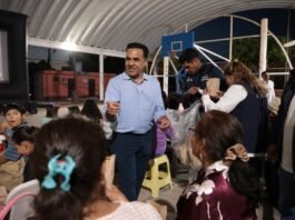 Luis Nava lleva Cine Contigo a familias de San Juan del Río