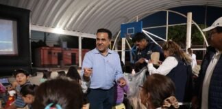 Luis Nava lleva Cine Contigo a familias de San Juan del Río