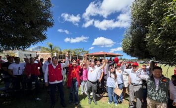 Valeria Flores fortalece la presencia del Partido del Trabajo Querétaro en Amealco, entrega nombramiento a José Luis Martínez como Coordinador Municipal de Afiliación