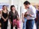 Chepe Guerrero se suma a la convivencia entre padres e hijas en el taller “Manos de Papá”