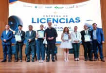 Encabeza Marco Del Prete entrega de licencias a técnicos aeronáuticos