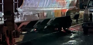 Motociclista muere atropellado por el tren en Acceso III