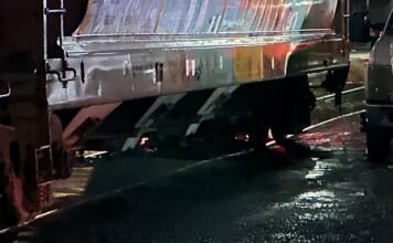 Motociclista muere atropellado por el tren en Acceso III