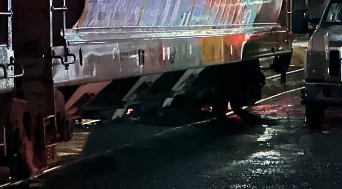 Motociclista muere atropellado por el tren en Acceso III