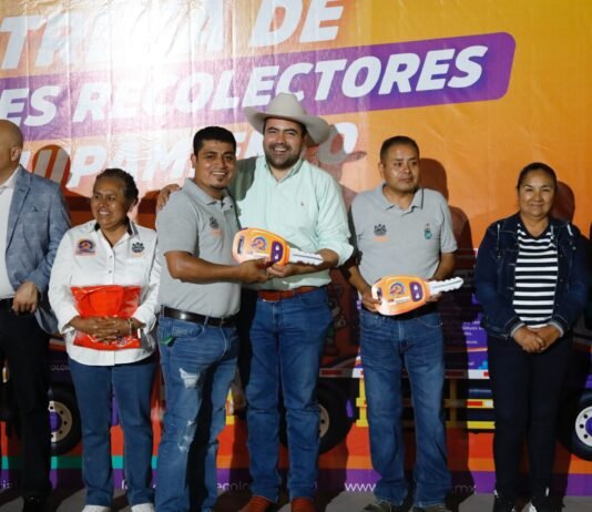 Entrega Gaspar Trueba Dos Nuevos Camiones Recolectores y Equipamiento a Servicios Públicos Municipales