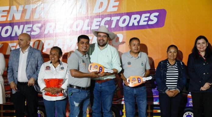 Entrega Gaspar Trueba Dos Nuevos Camiones Recolectores y Equipamiento a Servicios Públicos Municipales