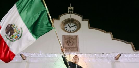 Chepe Guerrero encabeza el Grito de Independencia en Corregidora