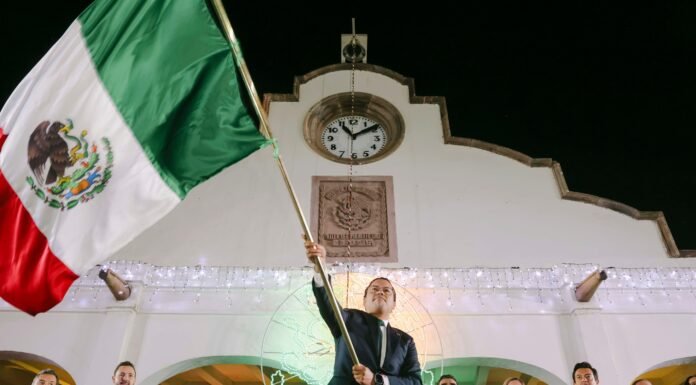 Chepe Guerrero encabeza el Grito de Independencia en Corregidora