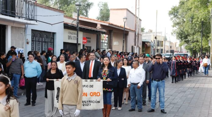 Encabeza Gaspar Trueba Desfile del 16 de Septiembre