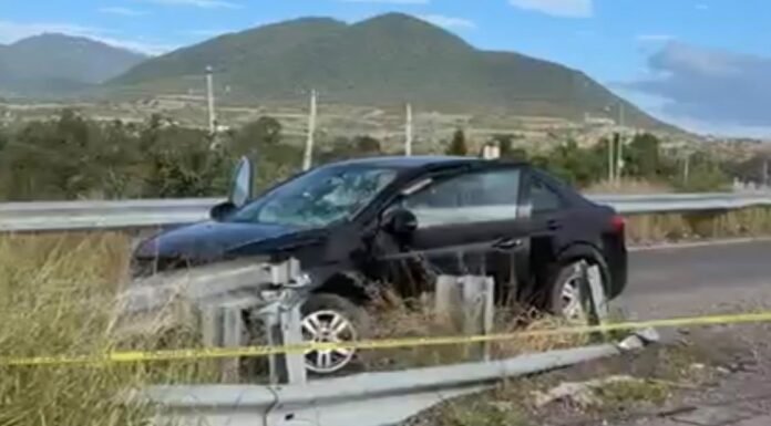 Muere prensada en choque de vehículo sobre la carretera a San Luis Potosí