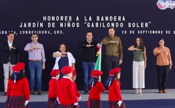 Chepe Guerrero encabeza Honores a la Bandera en Jardín de Niños “Gabilondo Soler”