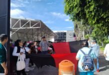Trabajadores del IMSS Sección 23 se manifiestan en Querétaro; piden atención a sus demandas