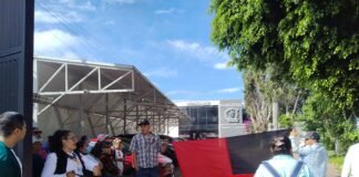 Trabajadores del IMSS Sección 23 se manifiestan en Querétaro; piden atención a sus demandas