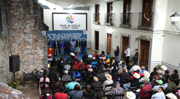 Otorga Gobierno de Querétaro certeza jurídica a familias de municipios serranos