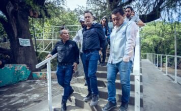 Acompaña Gobernador acciones para garantizar la movilidad de habitantes de Jalpan de Serra