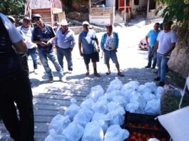 Entrega SEDESOQ canastas alimentarias en la Sierra Queretana