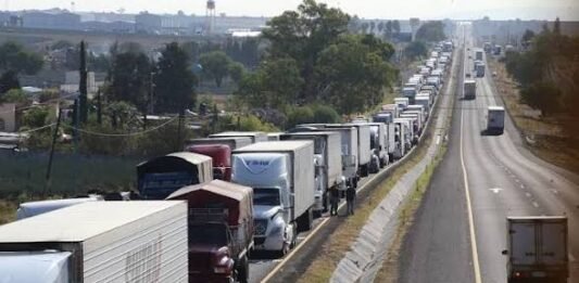 Segob llama a transportistas a privilegiar el diálogo y evitar bloqueos este lunes