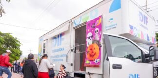 Chepe Guerrero acerca trámites y servicios a las familias de Misión San Carlos