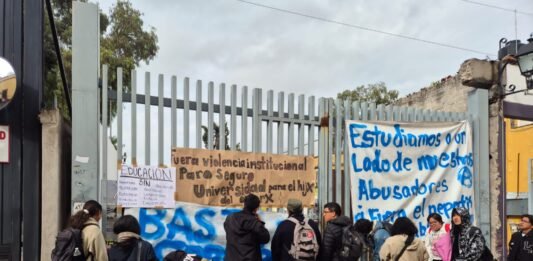 UAQ suspende actividades en la Facultad de Filosofía tras toma de instalaciones en el Centro Histórico