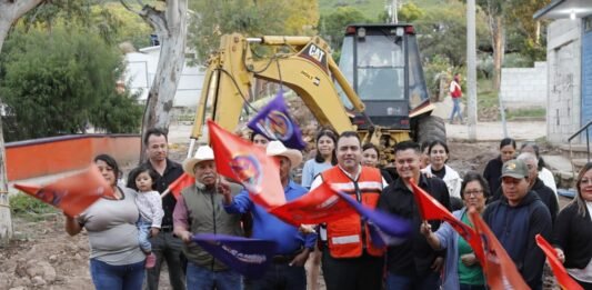 Arranca Gaspar Trueba obra de urbanización en Nogales