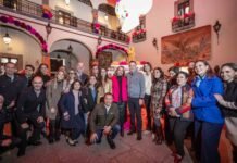 Inaugura Gobernador altar de muertos Dulces Recuerdos en Palacio de la Corregidora