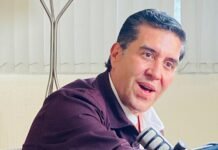 Chema Tapia aborda con medios de comunicación el panorama político de Querétaro y los retos del municipio.